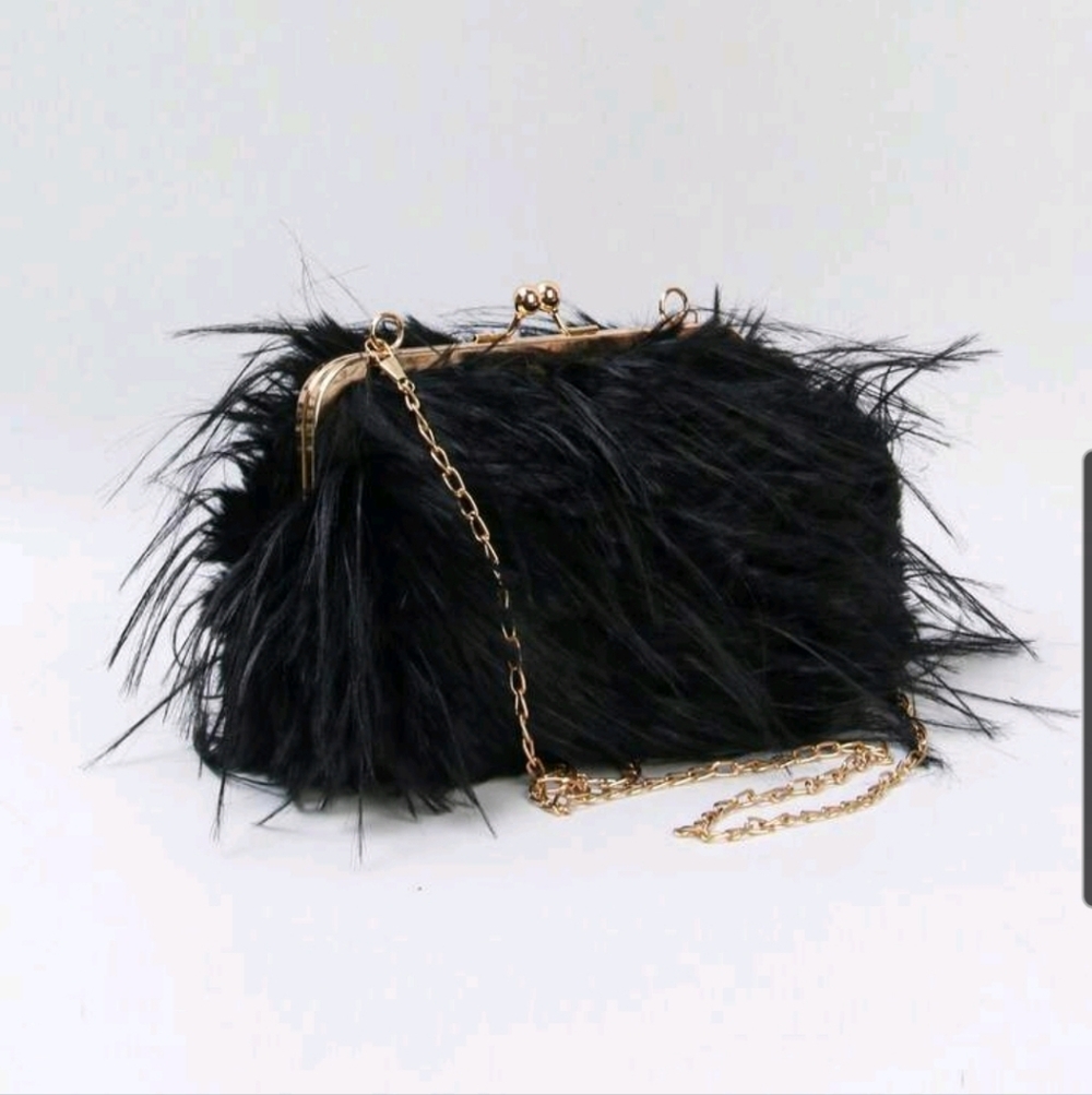 SALE ** BRAND NEW ** Elegant Black Feathered Clutch